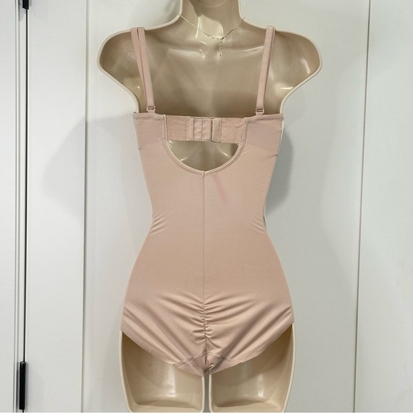 Spanx Suit Your Fancy Bodysuit Strapless Cupped Brief Convertible Tan Small - Picture 6 of 15